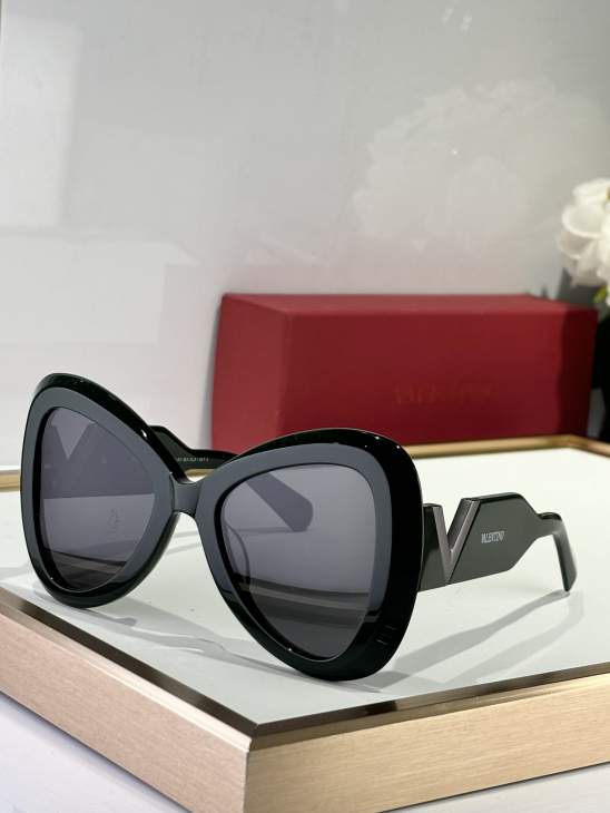 Picture of Valentino Sunglasses _SKUfw73427985fw